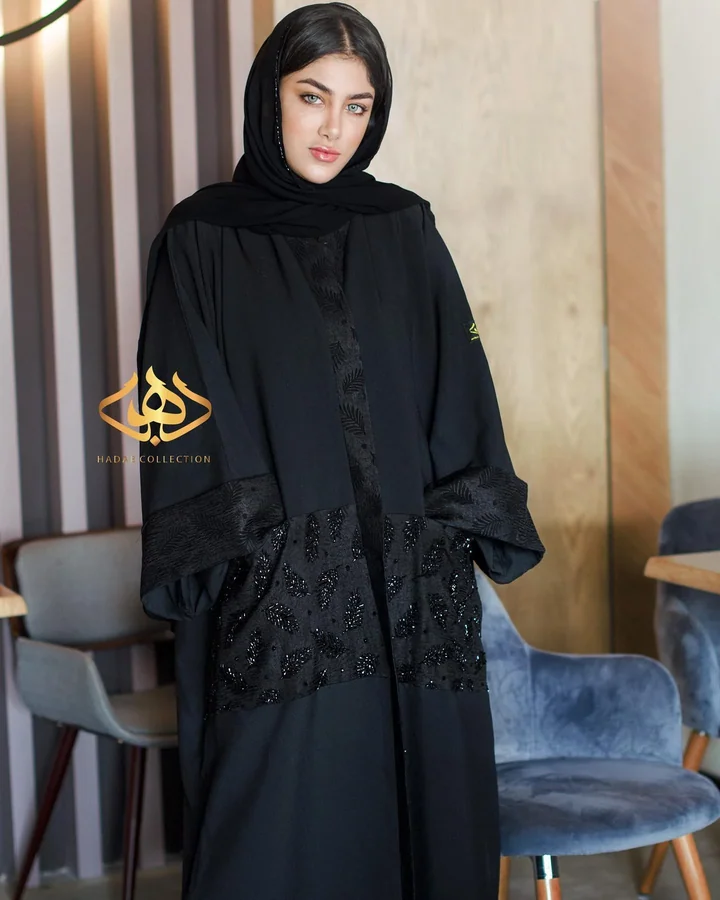 عباية بتفاصيل خرز — 039