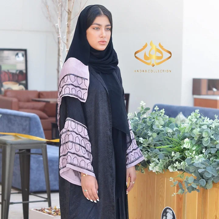 عباية كريب بتفاصيل خرز — 040