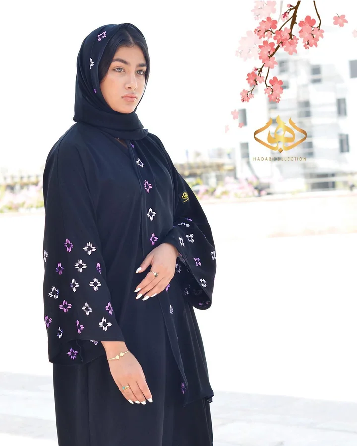 عباية مطرّزة — 045