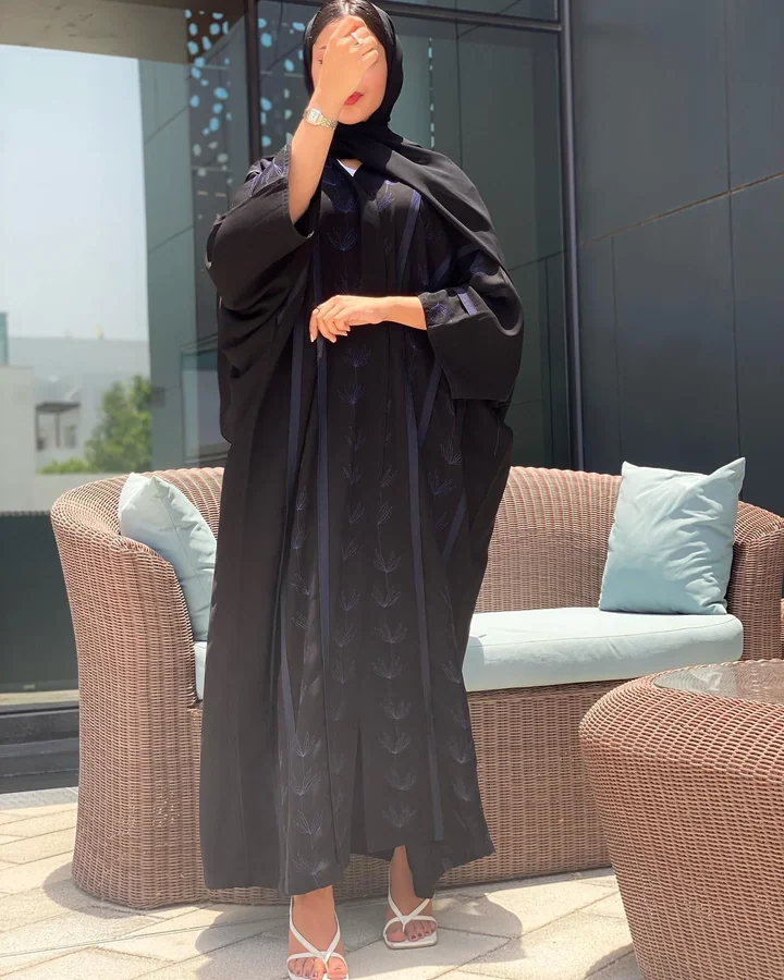 عباية مطرّزة — BLC004