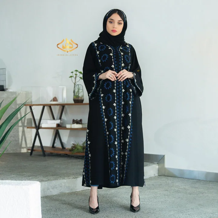 عباية كريب مطرّزة — E&W002