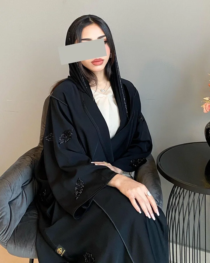 عباية ندى بتفاصيل خرز — E&W007