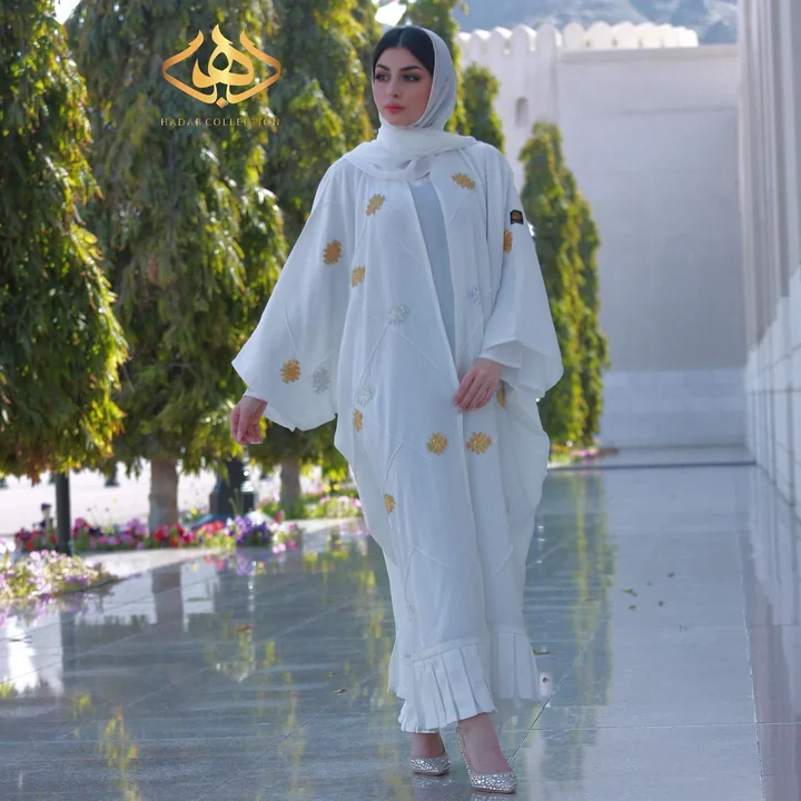 عباية بتفاصيل خرز — EID004