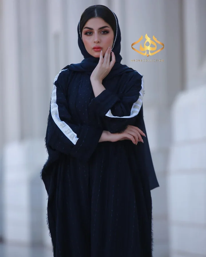 عباية بتفاصيل خرز — EID010