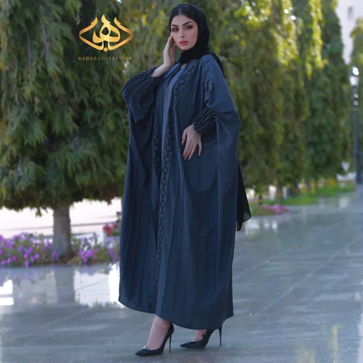 عباية حرير مطرّزة — EID014