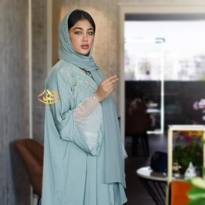 عباية بتفاصيل خرز — H057