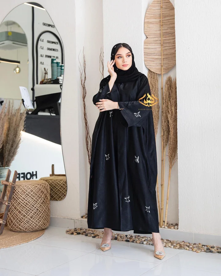 عباية بتفاصيل خرز — HDB022