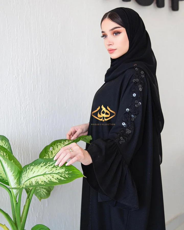 عباية كريب مطرّزة — HDB024