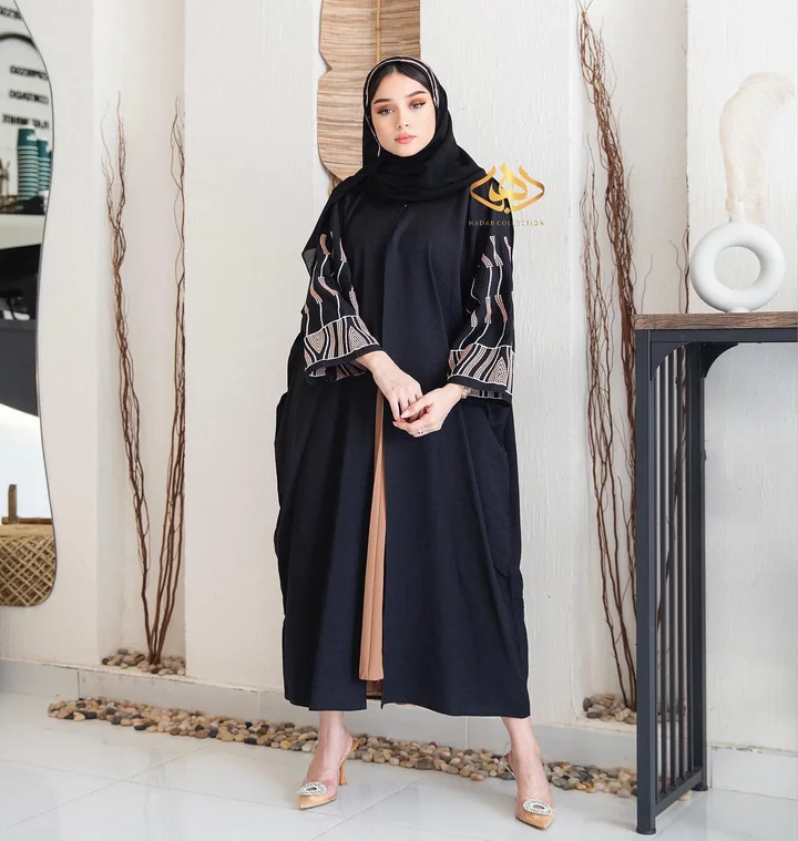 عباية لينن مطرّزة — HDB029