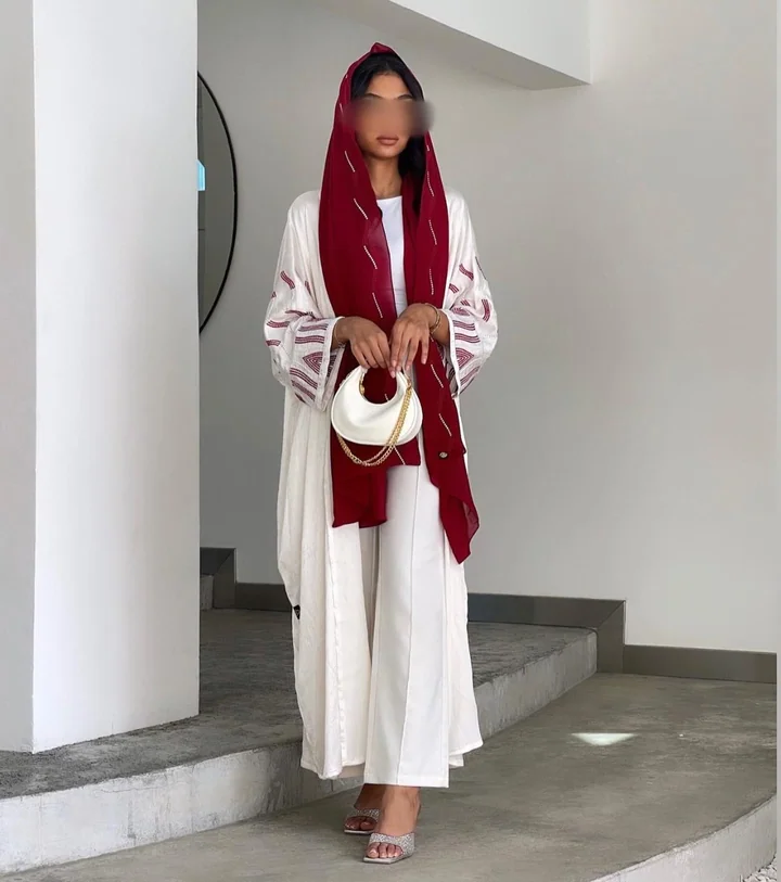 عباية مطرّزة — HDB029N