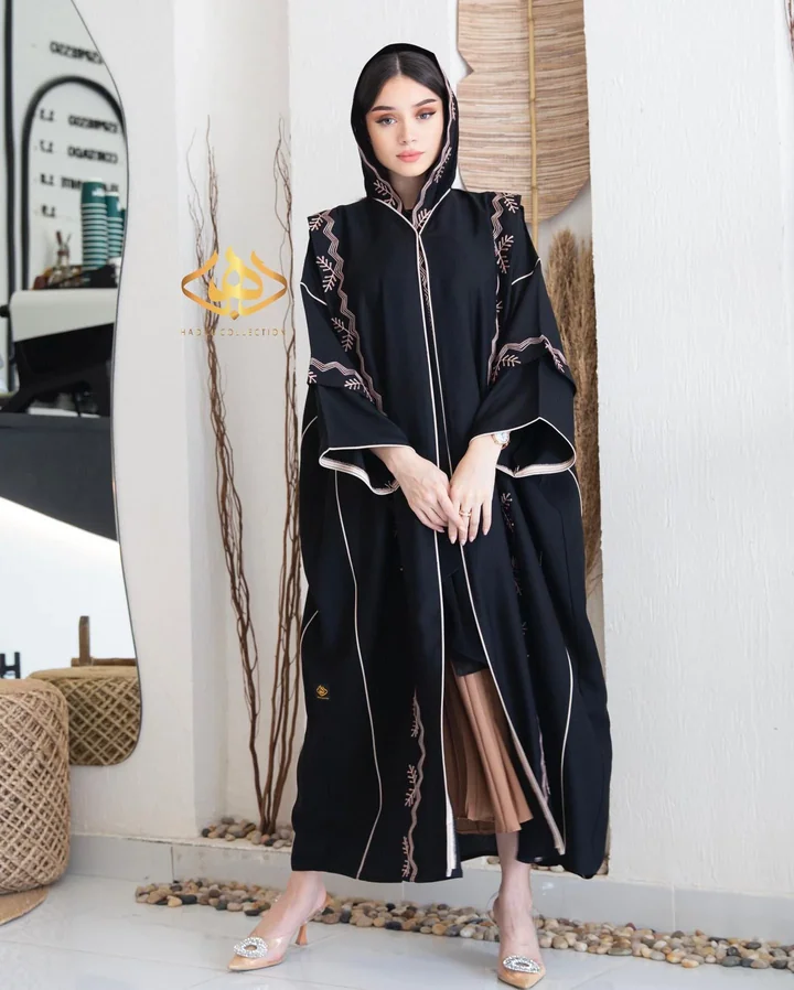 عباية كريب مطرّزة — HDB031