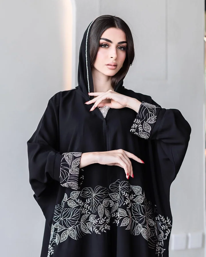 عباية كريب مطرّزة — HDB046