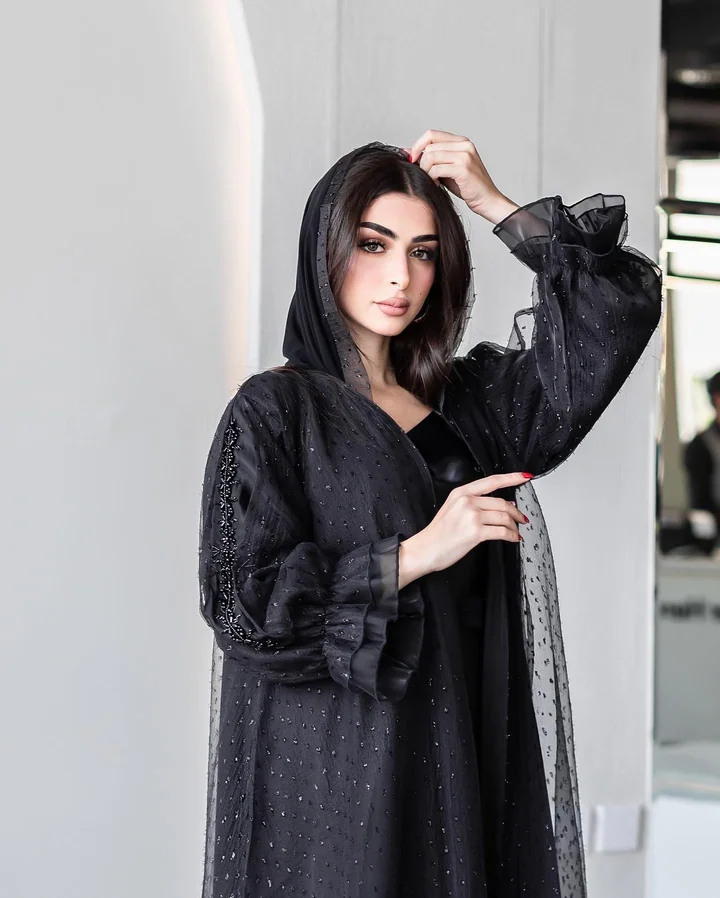عباية شيفون بتفاصيل خرز — HDB051