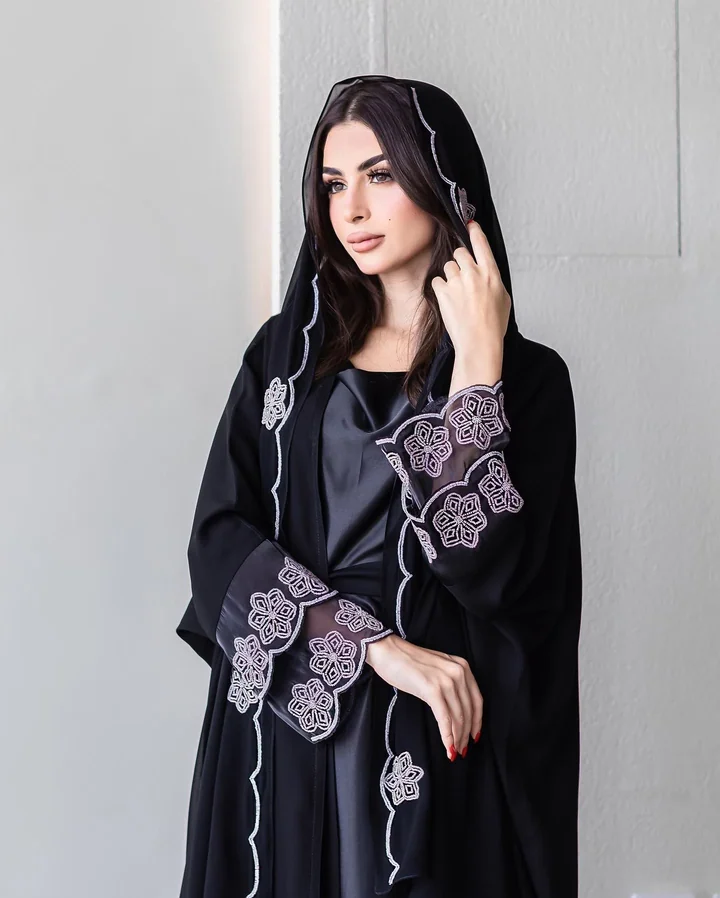 عباية كريب بتفاصيل خرز — HDB055