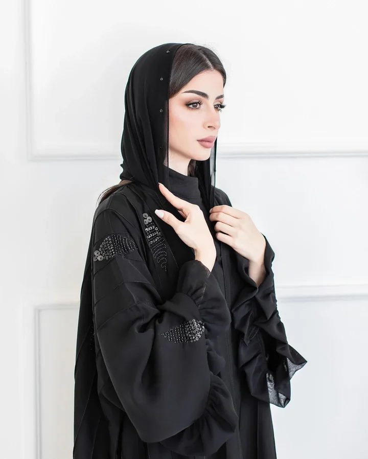 عباية ندى بتفاصيل خرز — HDB083