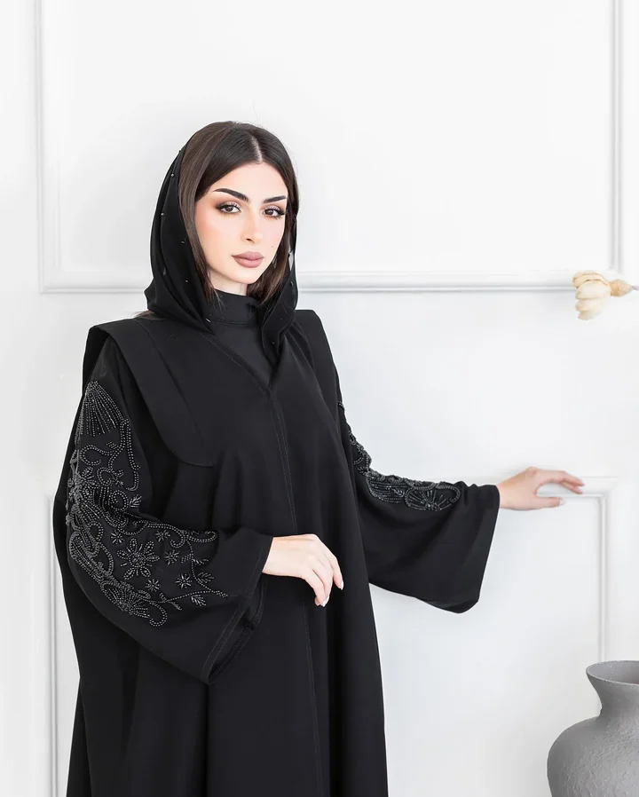 عباية كريب بتفاصيل خرز — HDB088