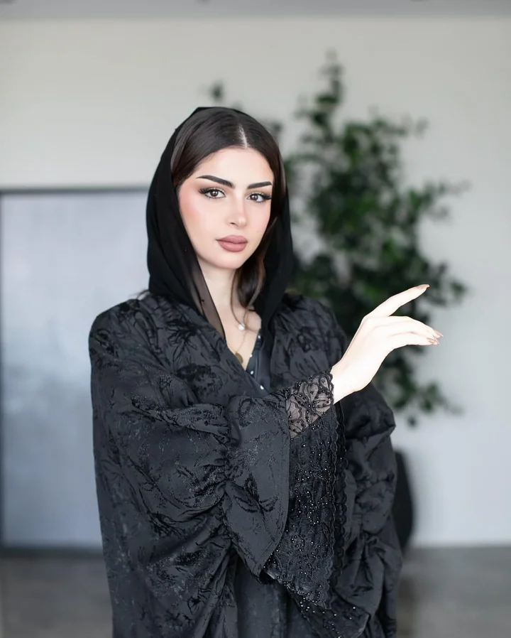 عباية مطرّزة — HDB091