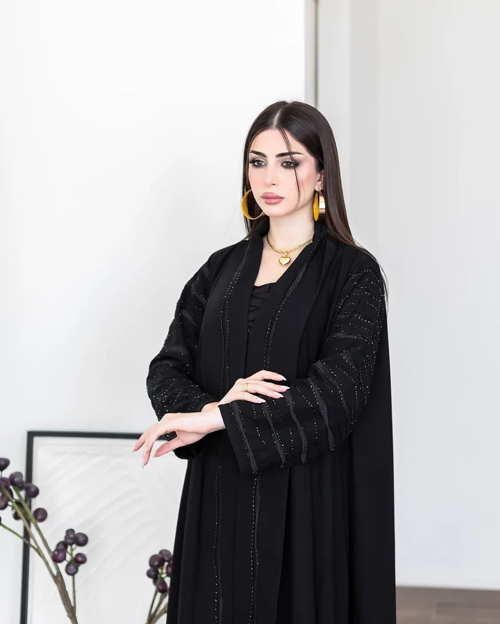 عباية كريب مطرّزة — HDB135