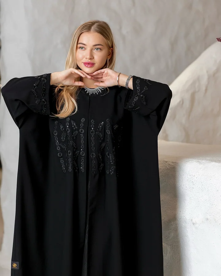 عباية كريب مطرّزة — HDB162