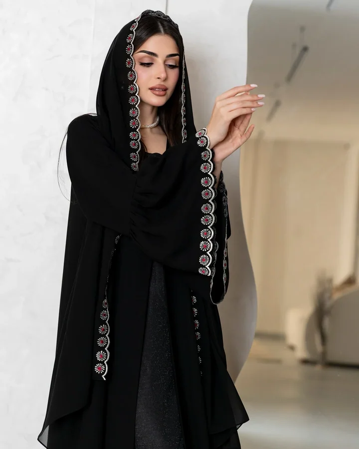 عباية مطرّزة — HDB170