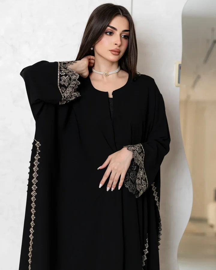 عباية كريب مطرّزة — HDB173
