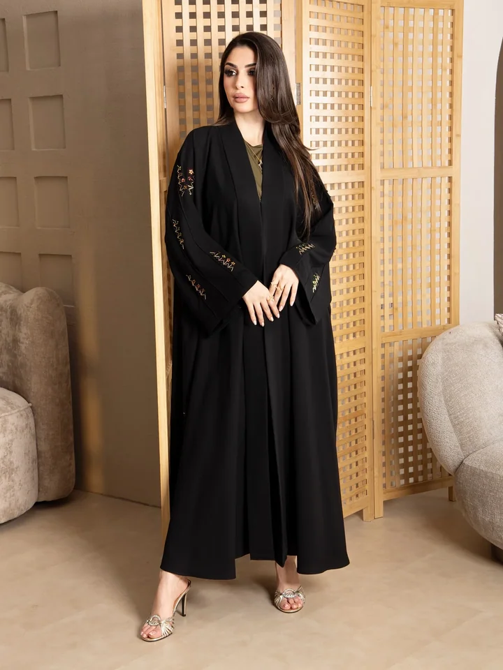 عباية كريب بتفاصيل خرز — HDB182