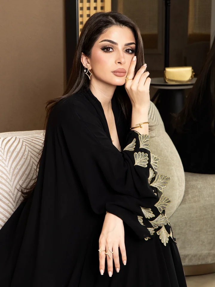 عباية شيفون مطرّزة — HDB183