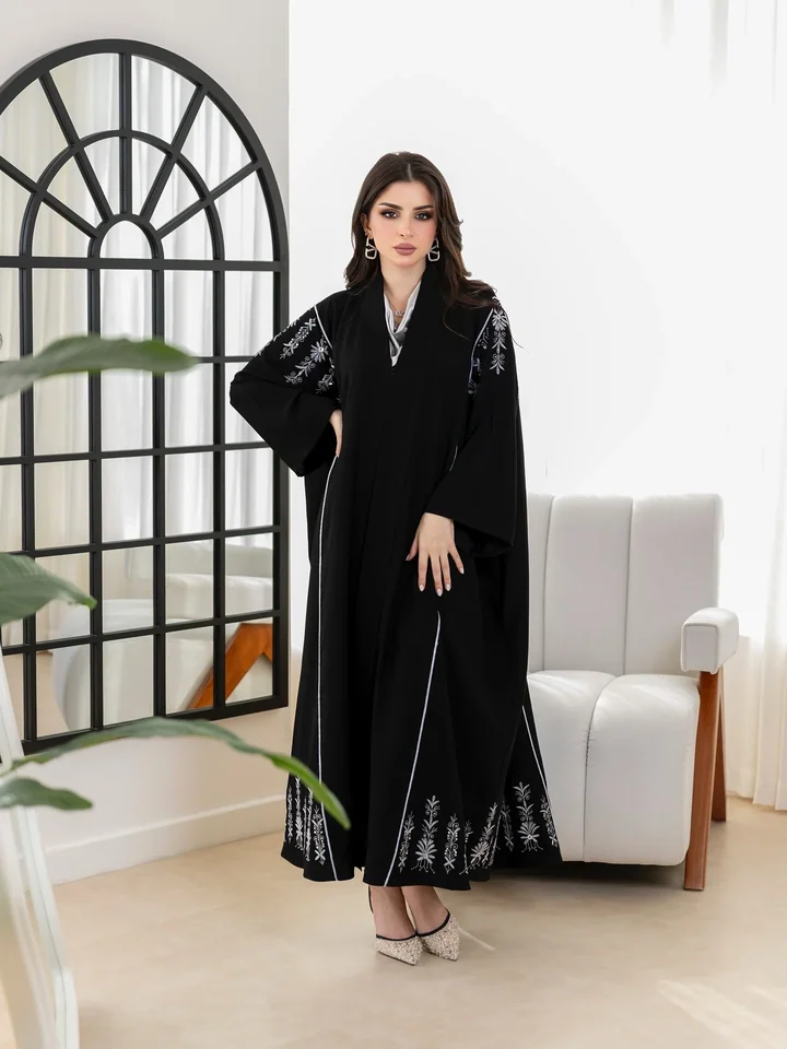 عباية كريب مطرّزة — HDB187-SILVER
