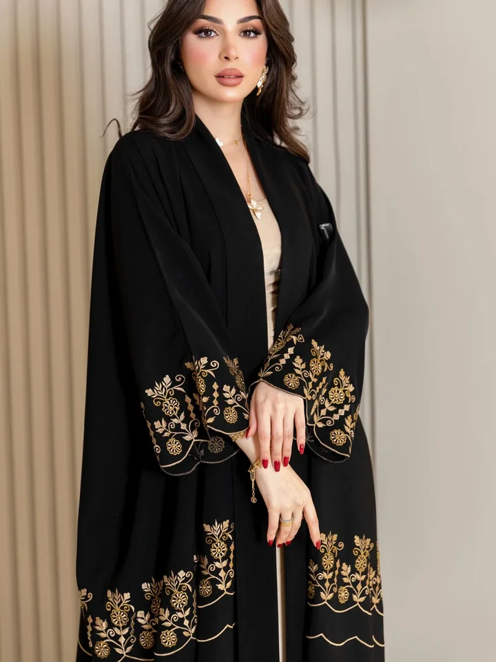 عباية كريب مطرّزة — HDB193