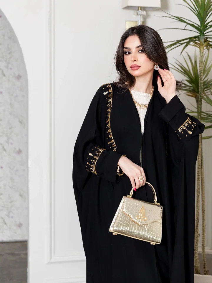 عباية كريب بتفاصيل خرز — HDB208