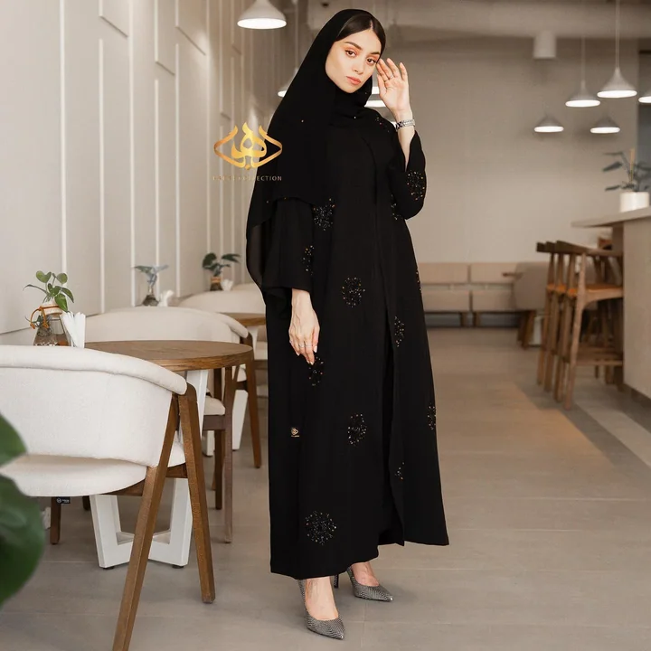 عباية بتفاصيل خرز — HELLO004