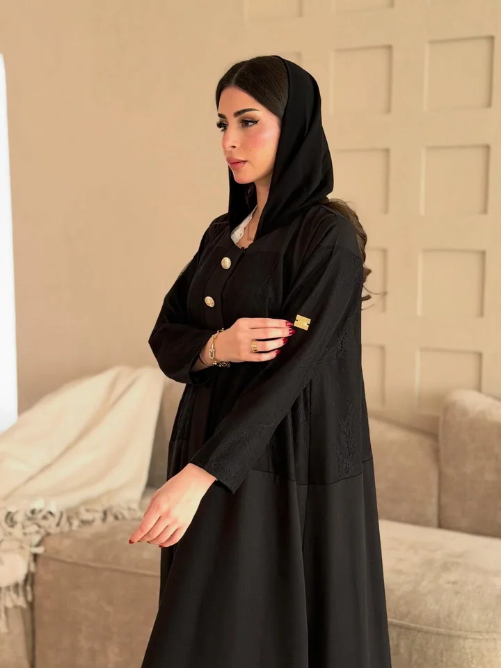 عباية كريب بتفاصيل دانتيل — ND2-BLACK