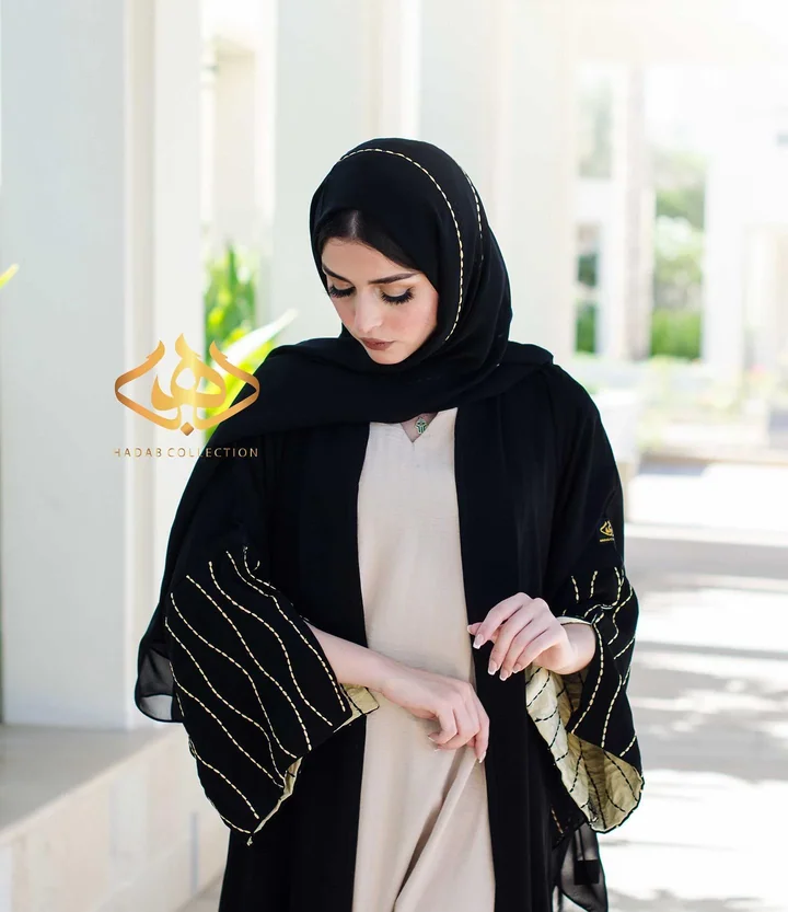 عباية مطرّزة — W063