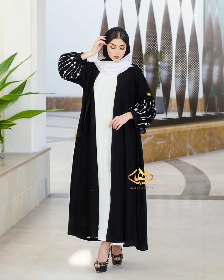 عباية مطرّزة — W065