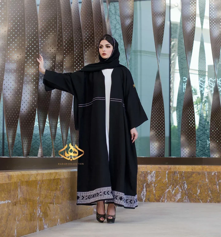 عباية مطرّزة — W066