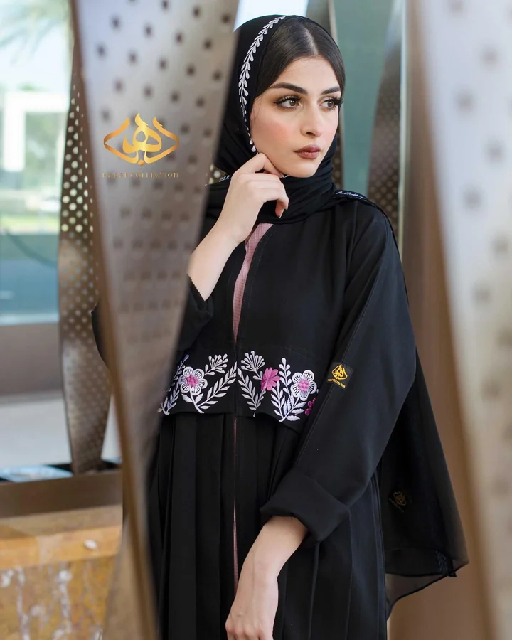 عباية مطرّزة — W067